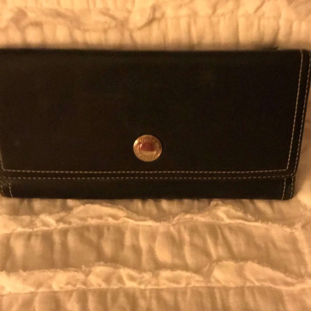 Coach wallet 🌼